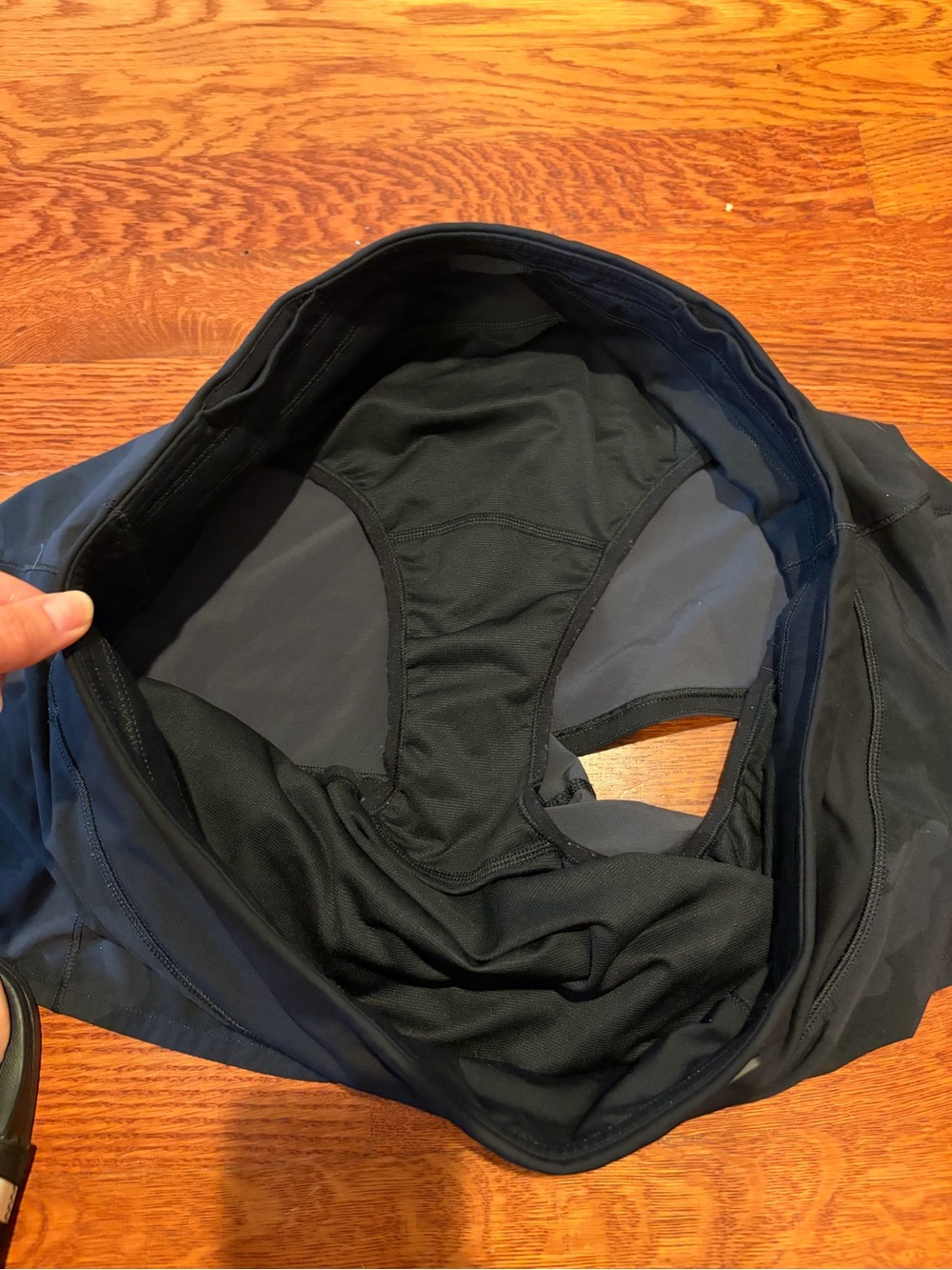 Lululemon Black Camo Run Shorts speed up size 14 - Picture 10 of 10